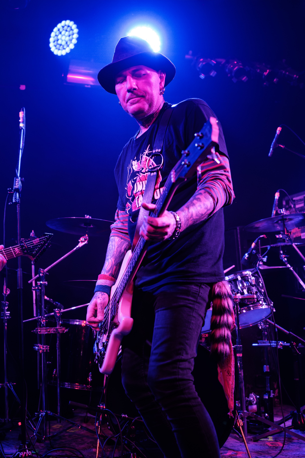 GENERATION BREAKDOWN - Robert Ipkiss - Vox / Bass